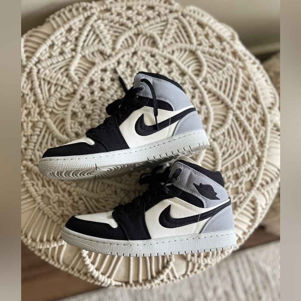 Air Jordan 1 Mid SE High Top Sneakers
